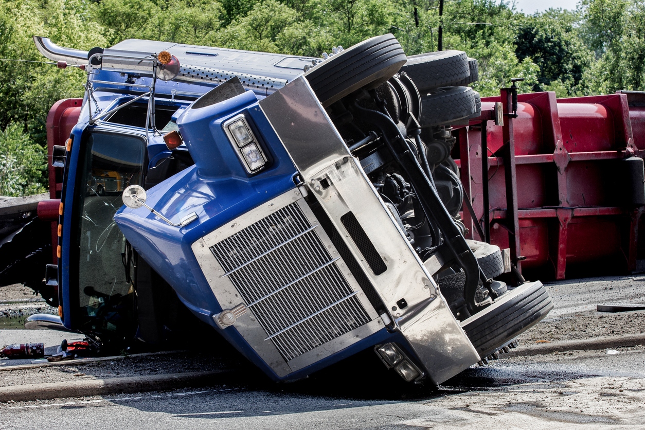 What Are the Common Jackknife Truck Accident Causes and Injuries?